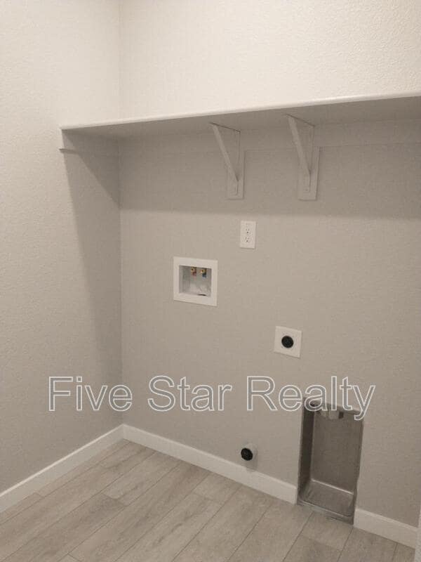 Building Photo - 5668 Cobbler Ln