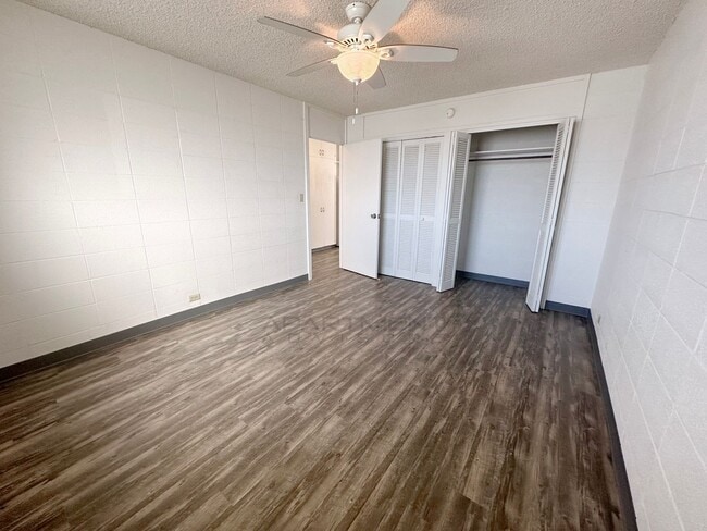 Building Photo - 412 N Kuakini St