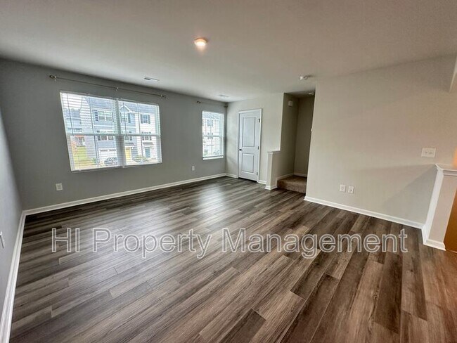 Building Photo - 11 High Pne Trl