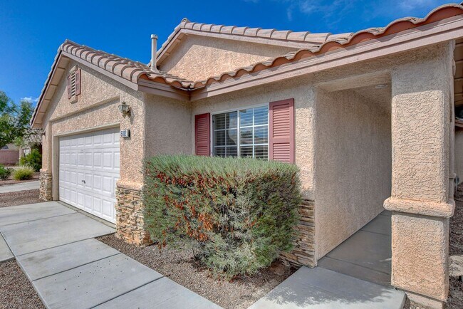 Building Photo - Adorable single story in a gated community!