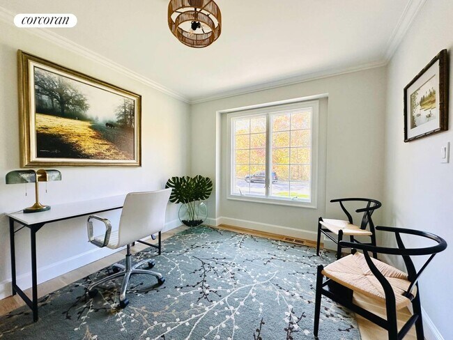 Building Photo - 10 Ginny Ln