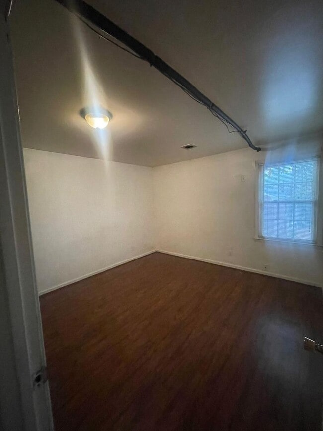 Building Photo - 713 Springfield Rd