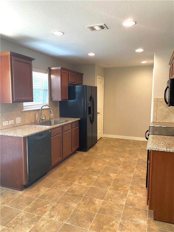 Building Photo - 1813 Enchanted Rock Dr