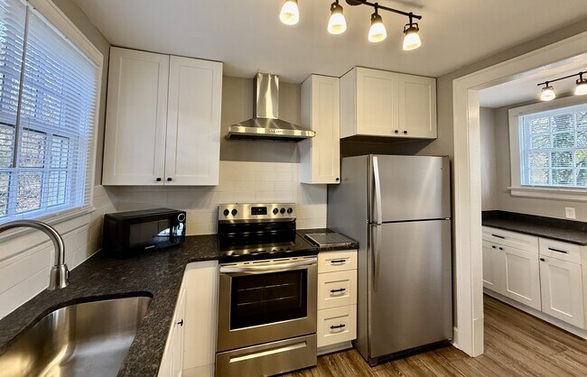 Building Photo - 1802 Guess Rd