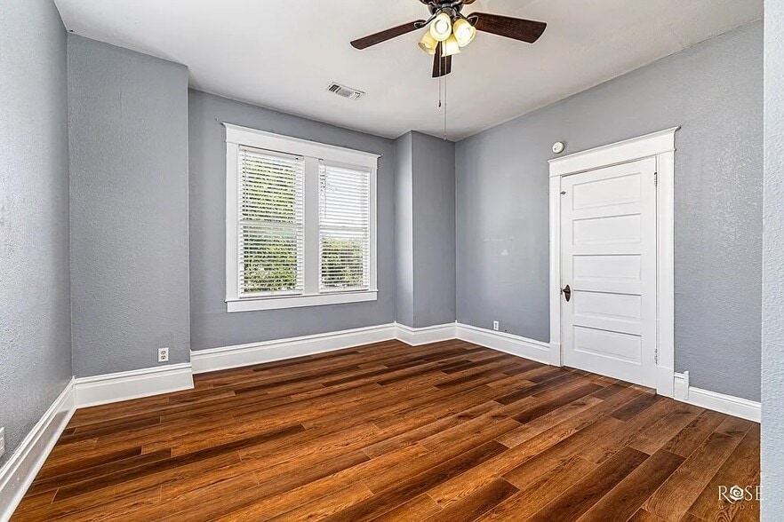 Building Photo - 2 N Adams St