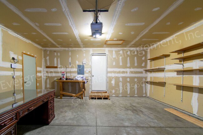Building Photo - Beautiful 4-Bedroom Home in Southeast Fort Collins!