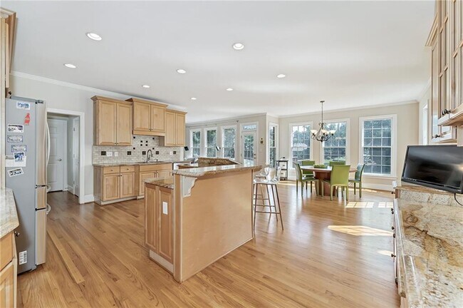 Building Photo - 870 Longstone Landing