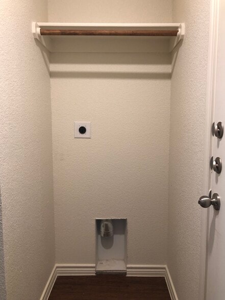 Building Photo - 5708 Lariat Ct