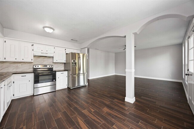 Building Photo - 4914 27th St E