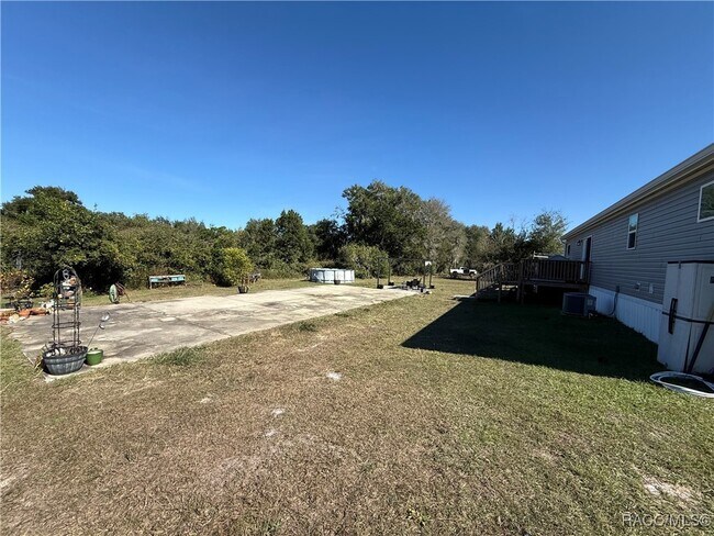 Building Photo - 5469 W Grovepark Rd