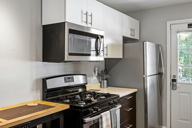 Building Photo - 15 Standish Ave NW