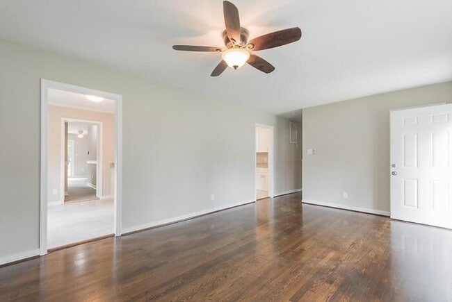Building Photo - Spacious 4 Bedroom Home in West End Manor – $2,400/mo