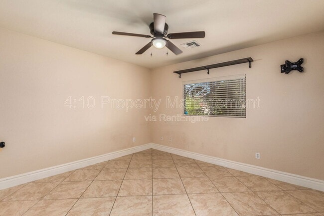 Building Photo - 3748 E Betsy Ln