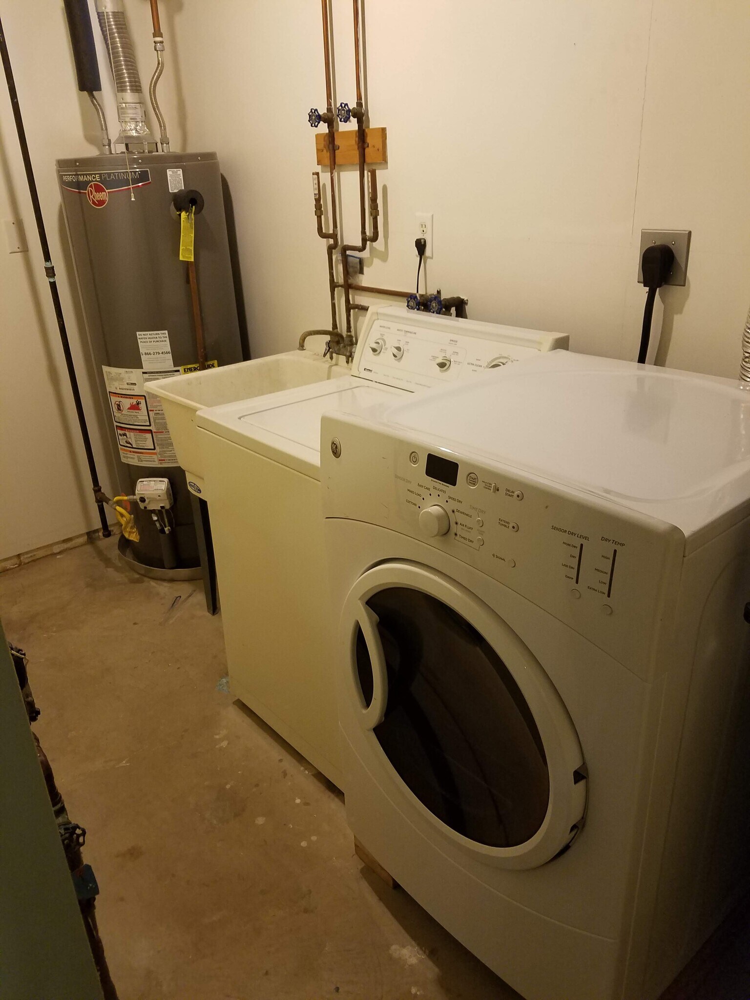 Washer/dryer in basement - 1801 W 47th St