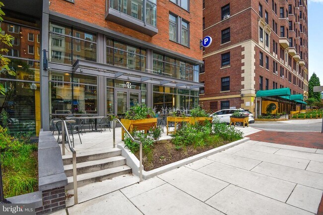 Building Photo - 3201 St Paul St