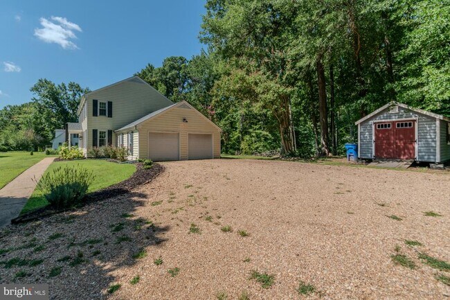 Building Photo - 428 Ingleside Dr