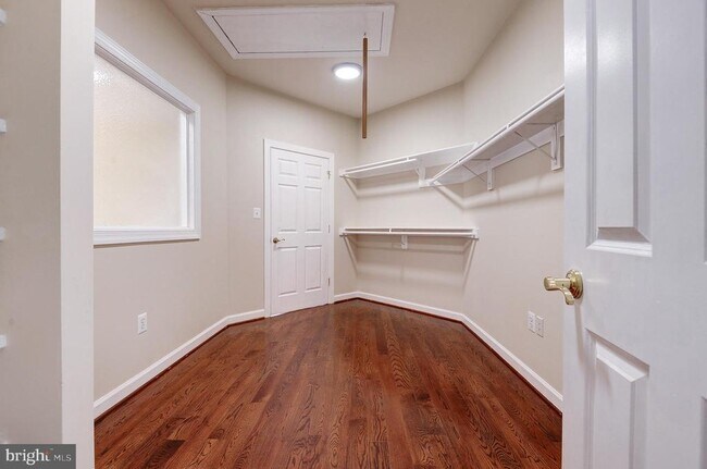 Building Photo - 4303 Evergreen Ln