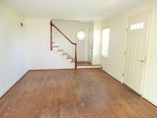 Building Photo - 534 Old Akron Rd