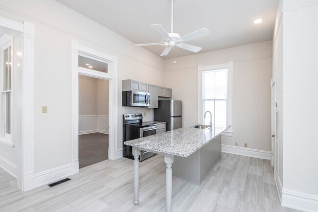 Building Photo - 2 Bed 1 Bath in Downtown Little Rock, AR