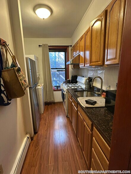 Building Photo - 871 Harrison Ave