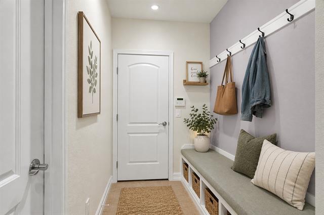 Building Photo - 208 Copper Canyon Dr