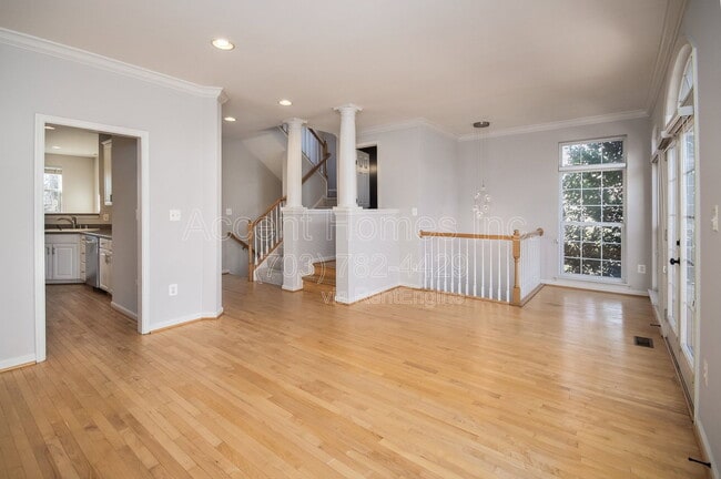 Building Photo - 6450 Waterfield Rd