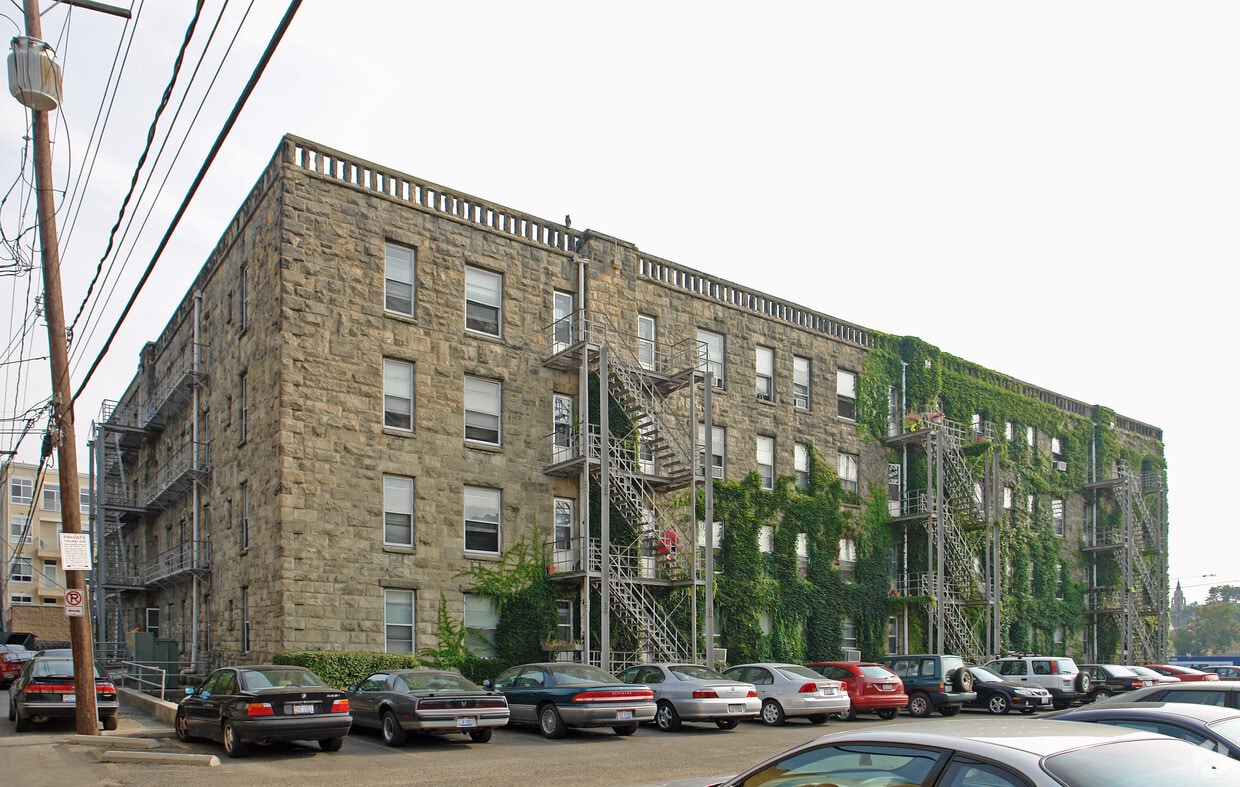 Greystone Court Columbus