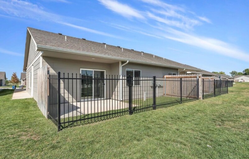 Building Photo - 5450 N Colburn Ct