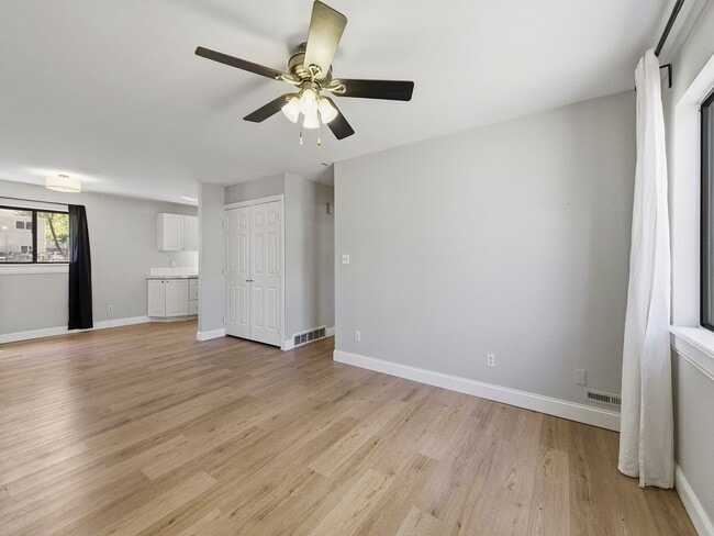 Building Photo - Beautiful Home in Central Fort Collins Location!