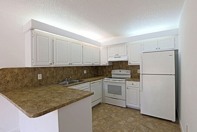 Building Photo - Parkwoods 12351-2