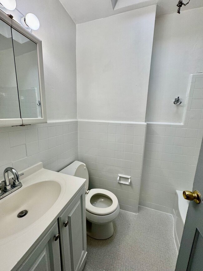 Building Photo - Spacious 3-Bedroom Home in Cedar Park – Av...