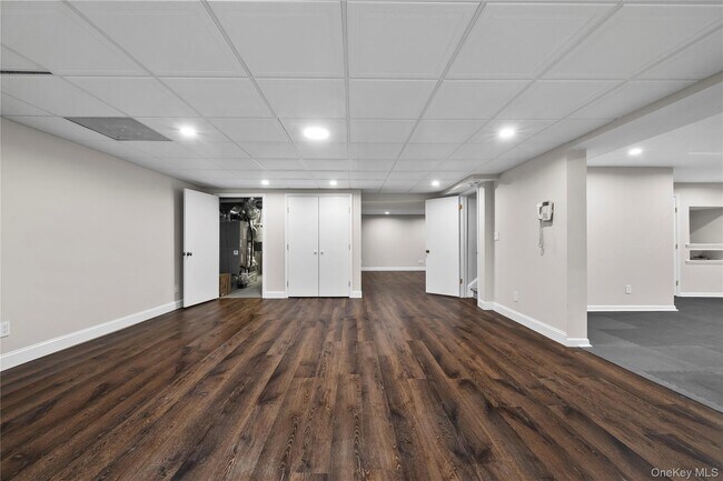 Building Photo - 1 Yale Dr