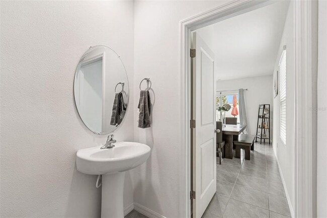 Building Photo - 5667 Chorleywood Ln