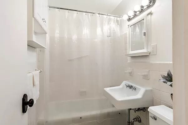 Building Photo - 1966 Newbold Ave