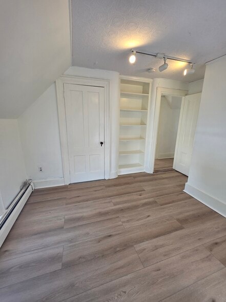 Building Photo - 21 Cleaves St