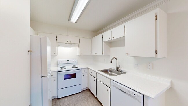 Primary Photo - 390 Alameda del Prado