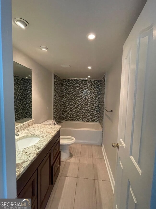 Building Photo - 2870 Pharr Ct S Northwest