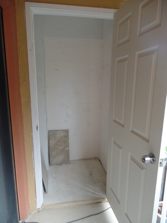 Building Photo - 5200 NW 31st Ave