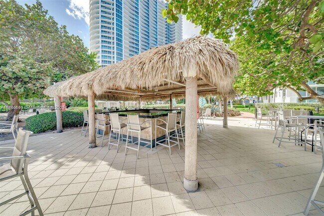 Primary Photo - 3001 S Ocean Dr