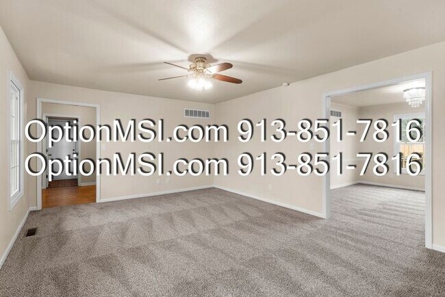 Building Photo - Welcome home to this charming two-story in South Woods subdivision