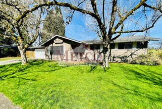 Building Photo - 07802