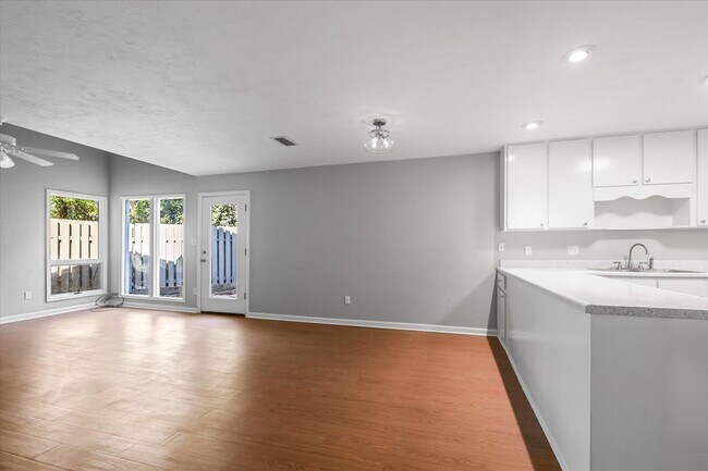 Building Photo - 3108 Ironwood Dr