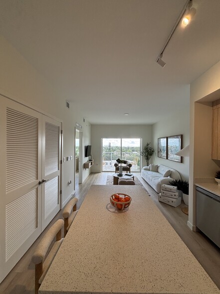 Building Photo - 227 Dartmouth Dr