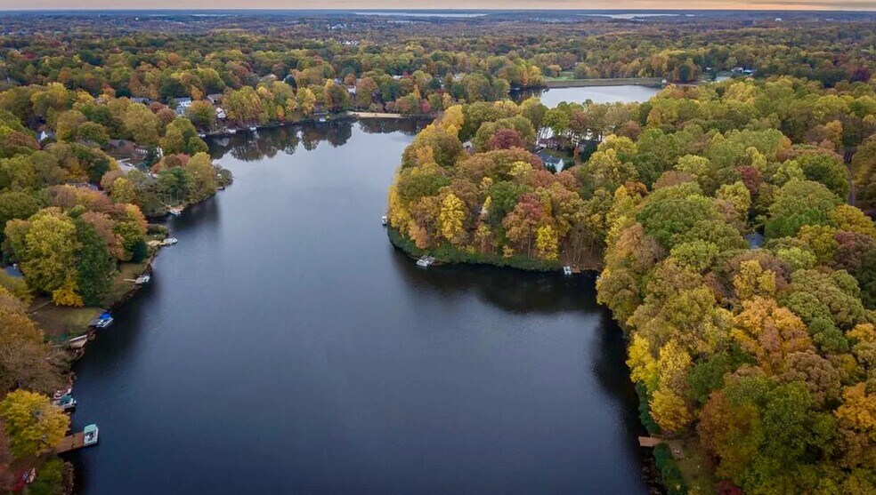 Building Photo - 15509 Barrington Pl