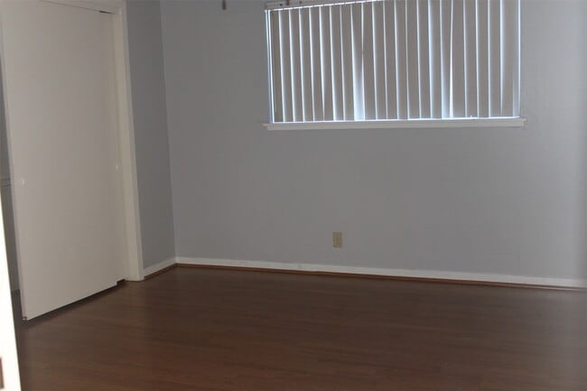 Building Photo - 3911 Bethel Blvd