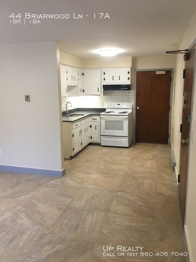 Building Photo - 40-44 Briarwood Ln