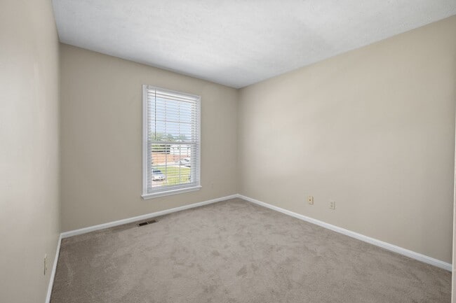 Building Photo - 9212 Foxtail Ct