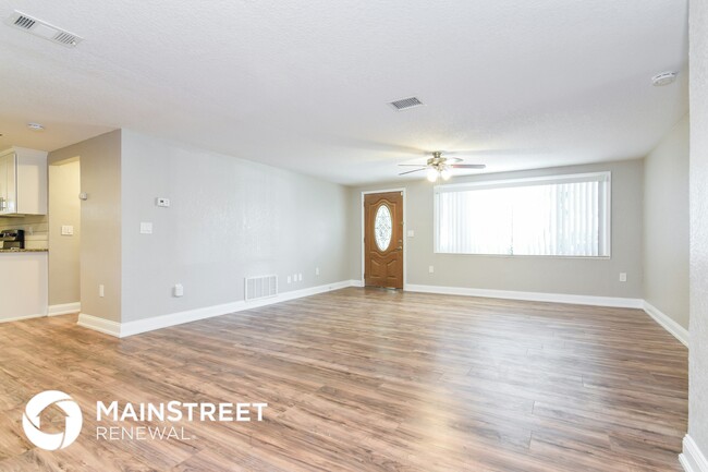 Building Photo - 7241 Fairfax Dr