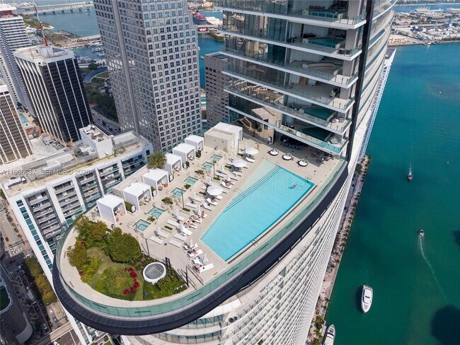 Building Photo - 300 Biscayne Blvd Way