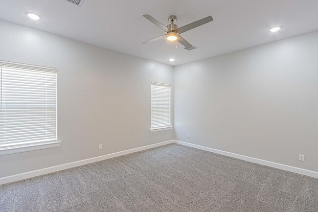 Building Photo - 15153 Method-